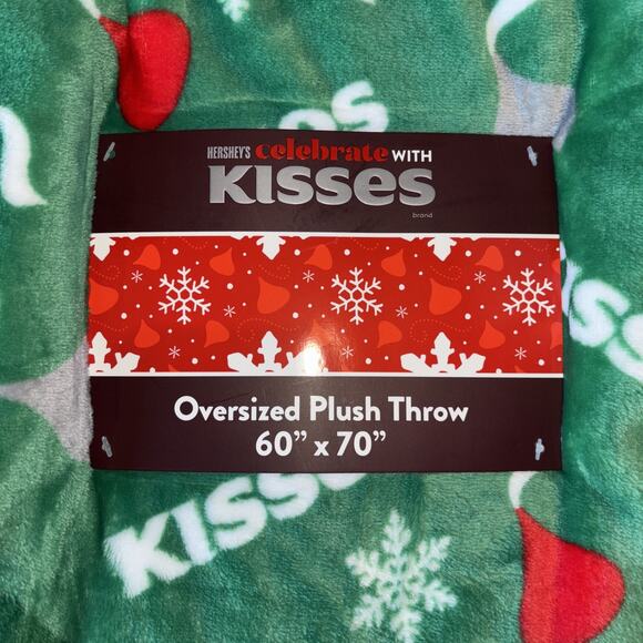 Hershey's Kisses Christmas Red Green Snowflake Oversized Plush Throw 60x70 New - Picture 2 of 3